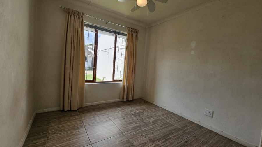 2 Bedroom Property for Sale in Paradise Beach Eastern Cape